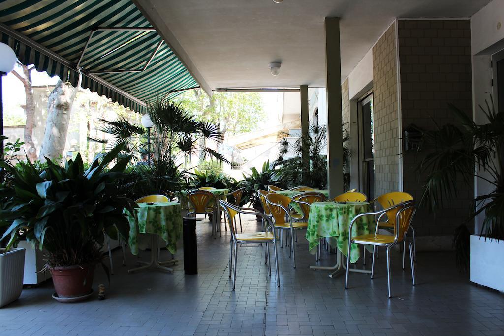 Hotel Leda Rímini Exterior foto