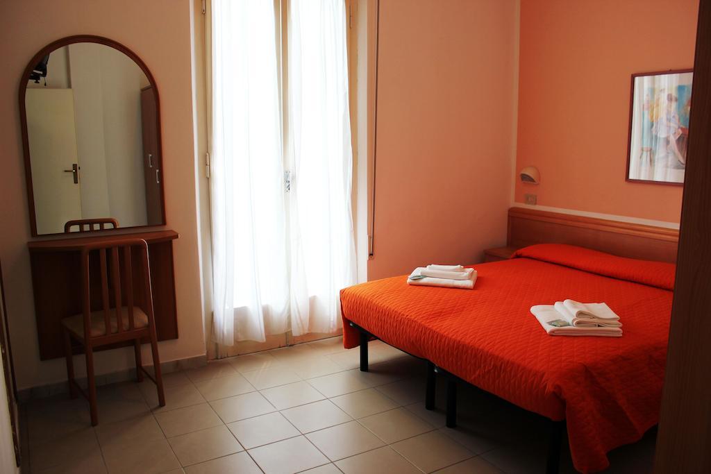 Hotel Leda Rímini Habitación foto