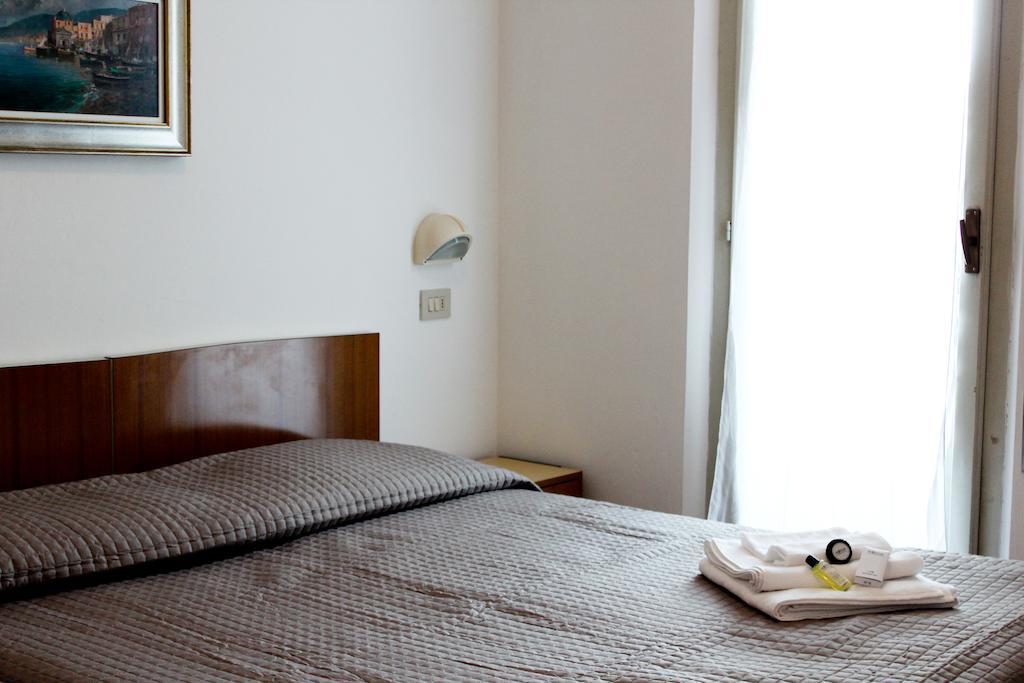 Hotel Leda Rímini Habitación foto
